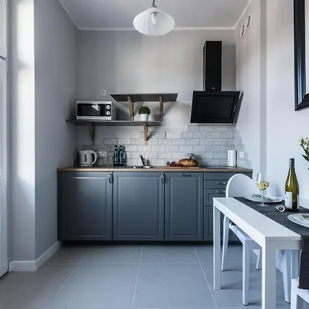Rent Like - Serenity Iv - Old Town Posen
