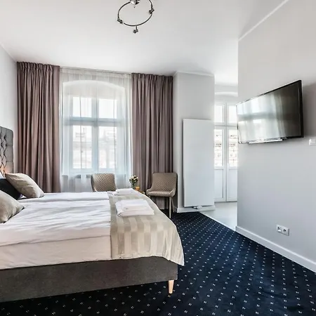 Rent Like - Serenity Iv - Old Town Apartment