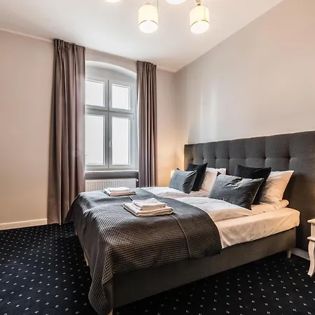 Rent Like - Serenity Iv - Old Town
