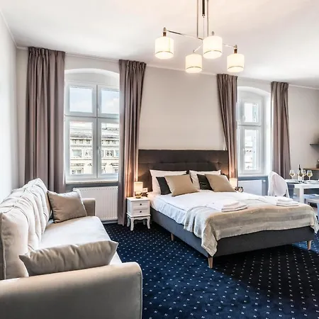 Rent Like - Serenity Iv - Old Town Apartment