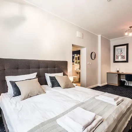 Rent Like - Serenity Iv - Old Town *