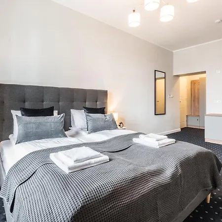 Rent Like - Serenity Iv - Old Town