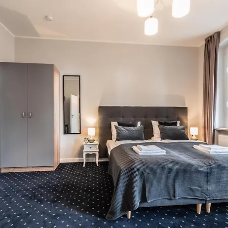 Rent Like - Serenity Iv - Old Town Apartment
